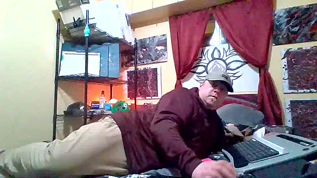 Snapshot of Mic_Oxinner chatting on November 2025 05:50:01 AM Mic Oxinner online show from November 2025 05:50:01 AM