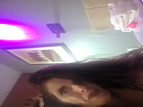 Snapshot of Avaivory chatting on October 2025 05:30:01 AM Avaivory online show from October 2025 05:30:01 AM