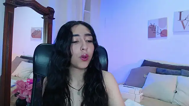 Snapshot of madisex_s chatting on November 2025 12:38:01 PM madisex s online show from November 2025 12:38:01 PM