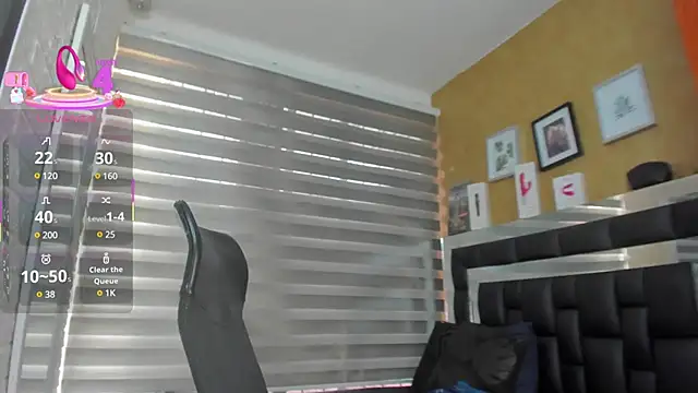 charlotte  G online show from March 2025 12:52:01 PM