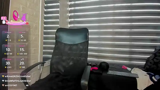 charlotte  G online show from March 2025 05:36:01 PM