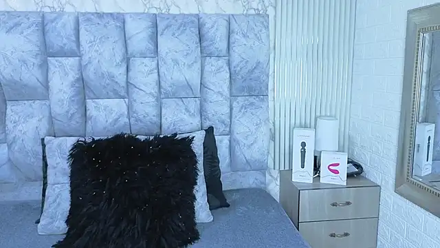 charlotte  G online show from October 2025 11:19:01 AM