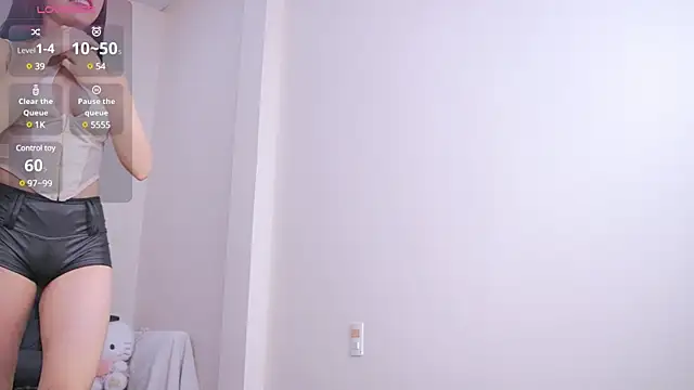 Snapshot of Miuzxc chatting on February 2025 08:11:02 AM Miuzxc online show from February 2025 08:11:02 AM