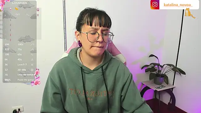 Katalina novoa online show from July 2026 02:33:02 AM
