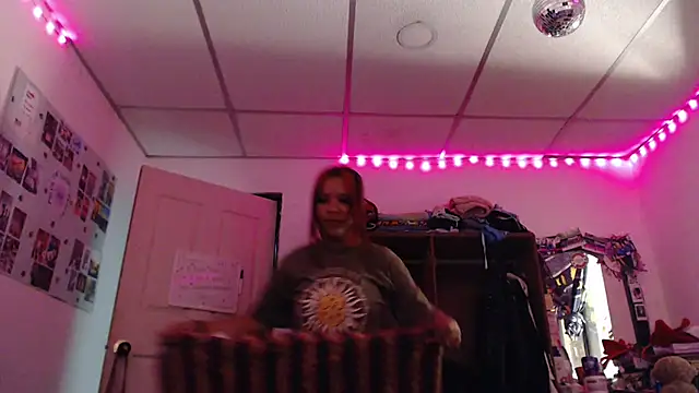 Snapshot of Kimber_666 chatting on February 2025 01:36:01 AM Kimber 666 online show from February 2025 01:36:01 AM