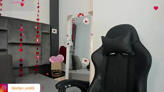 MarilynSmIith online show from February 2026 11:59:01 AM