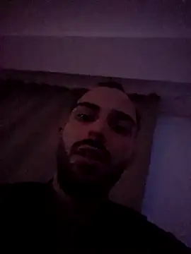 Snapshot of denisxlRo chatting on December 2024 10:14:02 PM denisxlRo online show from December 2024 10:14:02 PM