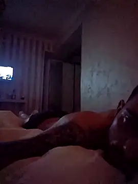 Snapshot of denisxlRo chatting on January 2025 01:06:02 AM denisxlRo online show from January 2025 01:06:02 AM