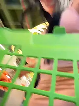 valecruz903 online show from December 2025 04:58:01 PM