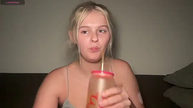 Allylove03 online show from November 2025 06:33:01 AM