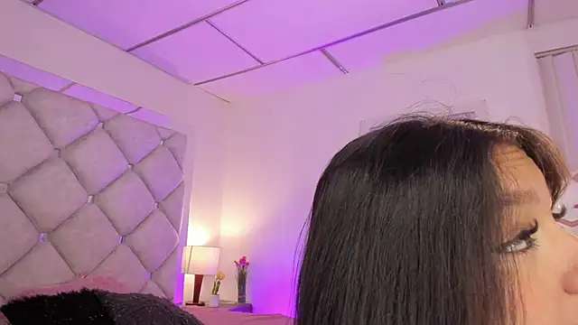 alessiaferry online show from November 2025 05:12:02 PM