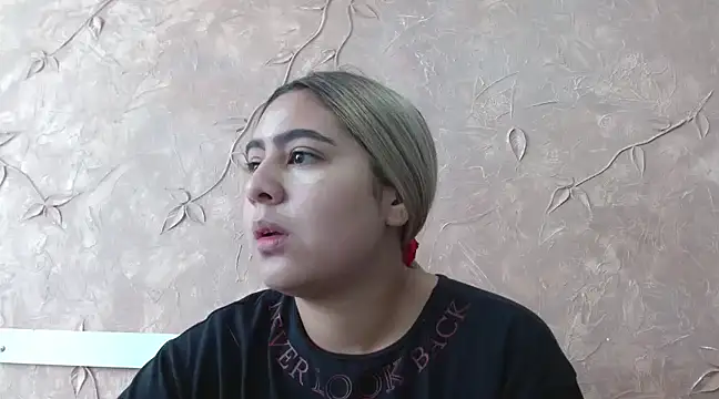 Miabonnett  online show from January 2025 01:41:01 PM