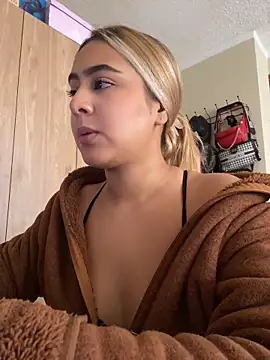 Miabonnett  online show from June 2026 02:52:01 PM