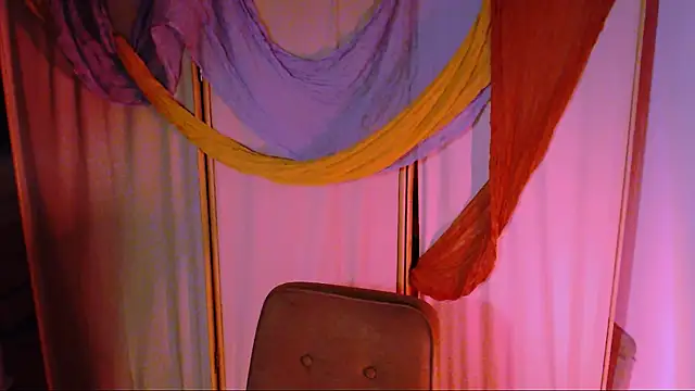 Malinax online show from December 2025 10:15:01 PM