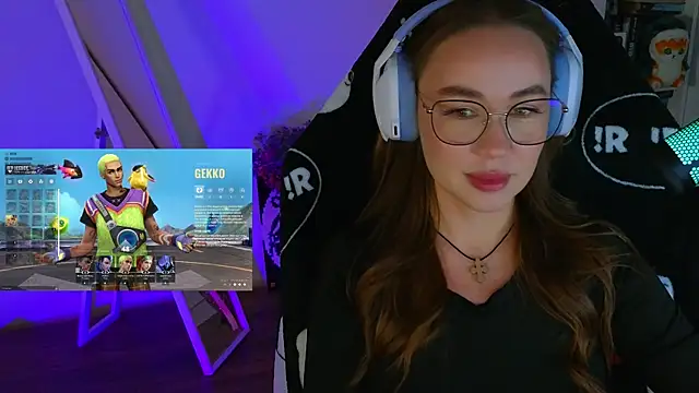 Snapshot of Emili1- chatting on March 2025 03:50:02 PM Emili1- online show from March 2025 03:50:02 PM