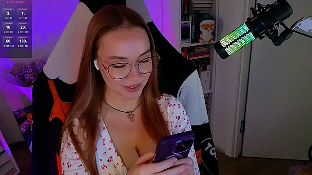 Snapshot of Emili1- chatting on October 2025 10:25:01 AM Emili1- online show from October 2025 10:25:01 AM