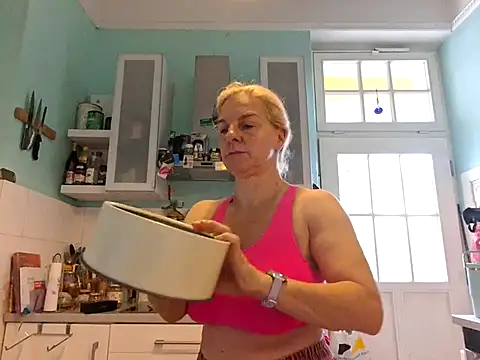 Snapshot of FrauleinSchmitt chatting on October 2025 07:22:01 AM FrauleinSchmitt online show from October 2025 07:22:01 AM