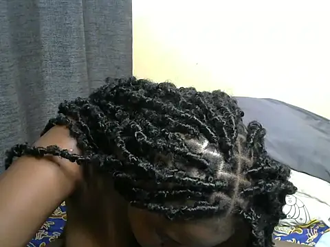 Snapshot of freaky_belle chatting on December 2024 10:08:02 AM freaky belle online show from December 2024 10:08:02 AM