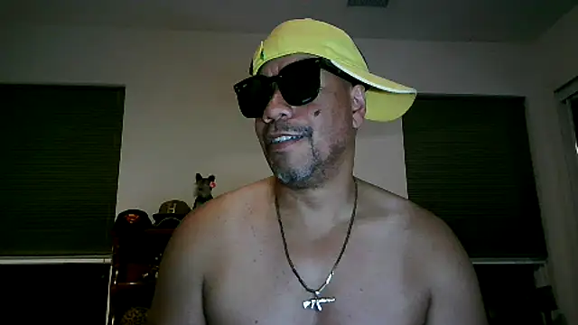 Snapshot of pimpdaddy4ever chatting on January 2026 02:14:02 AM pimpdaddy4ever online show from January 2026 02:14:02 AM