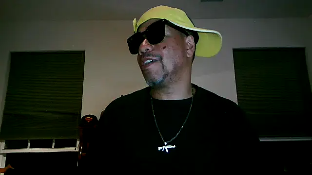 Snapshot of pimpdaddy4ever chatting on January 2026 11:42:02 PM pimpdaddy4ever online show from January 2026 11:42:02 PM