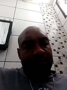 Snapshot of Beto0815 chatting on February 2026 04:14:02 PM Beto0815 online show from February 2026 04:14:02 PM