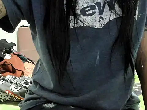 Snapshot of seduction_party chatting on September 2025 11:17:02 PM seduction party online show from September 2025 11:17:02 PM