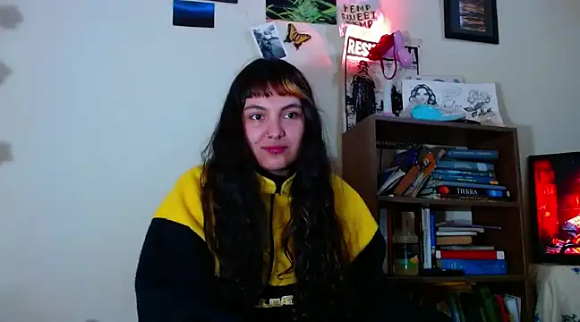 Snapshot of sweetiee_mary chatting on February 2025 05:04:02 AM sweetiee mary online show from February 2025 05:04:02 AM