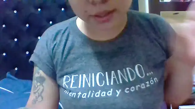 Jennxdolls online show from December 2024 04:33:01 AM