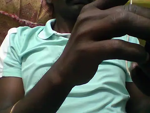 Snapshot of bas1cooks chatting on December 2025 04:25:01 PM bas1cooks online show from December 2025 04:25:01 PM