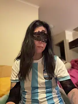 Snapshot of Reinacatchile chatting on July 2026 01:01:02 AM Reinacatchile online show from July 2026 01:01:02 AM