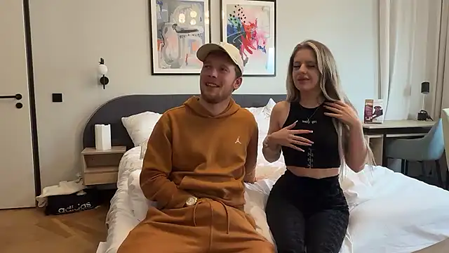 Snapshot of NickyGold_Official chatting on January 2025 01:07:01 PM NickyGold Official online show from January 2025 01:07:01 PM