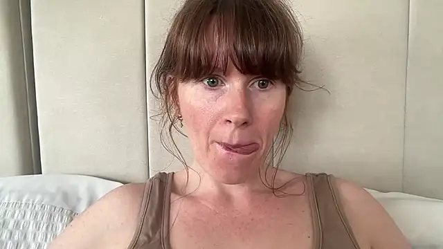 Snapshot of redheadrosie69 chatting on June 2026 09:11:02 AM redheadrosie69 online show from June 2026 09:11:02 AM