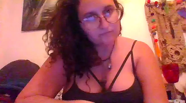 Snapshot of juicyrubies chatting on December 2024 05:14:01 PM juicyrubies online show from December 2024 05:14:01 PM