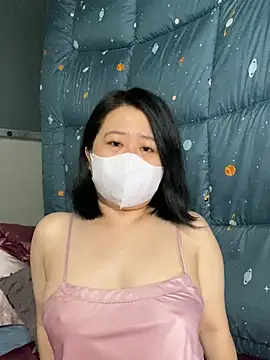 ninini92 online show from February 2025 01:10:02 PM