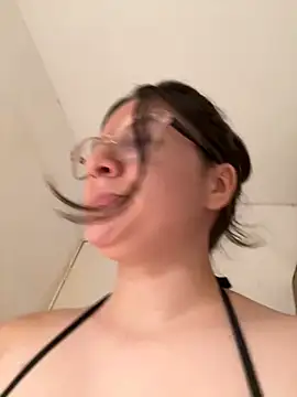 Snapshot of livgomez chatting on January 2025 12:24:01 AM livgomez online show from January 2025 12:24:01 AM