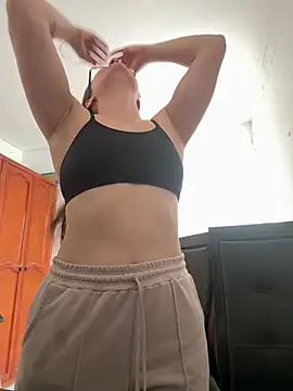 Snapshot of livgomez chatting on February 2025 06:45:01 PM livgomez online show from February 2025 06:45:01 PM