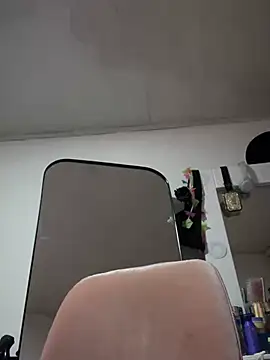 Lorraine Leon online show from March 2025 04:28:02 AM