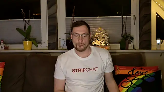 Snapshot of Relsxboy chatting on December 2024 05:23:02 PM Relsxboy online show from December 2024 05:23:02 PM