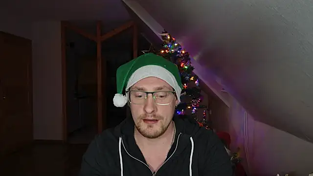 Snapshot of Relsxboy chatting on December 2024 05:51:02 PM Relsxboy online show from December 2024 05:51:02 PM