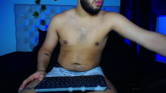 Snapshot of AlanDaviss chatting on December 2024 04:06:01 PM AlanDaviss online show from December 2024 04:06:01 PM