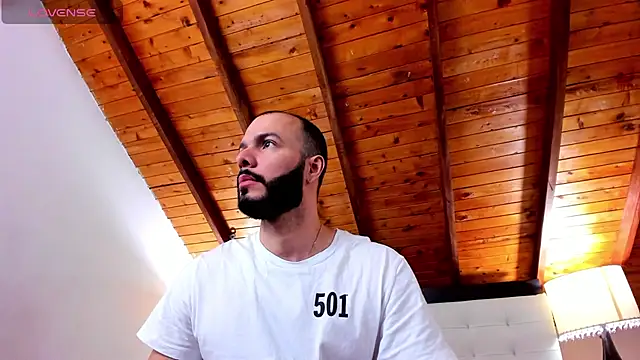 Snapshot of Tom_Bailey chatting on November 2025 01:02:01 PM Tom Bailey online show from November 2025 01:02:01 PM