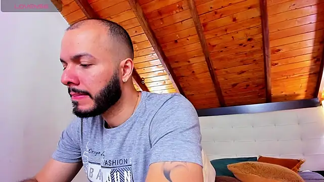 Snapshot of Tom_Bailey chatting on November 2025 01:01:02 PM Tom Bailey online show from November 2025 01:01:02 PM