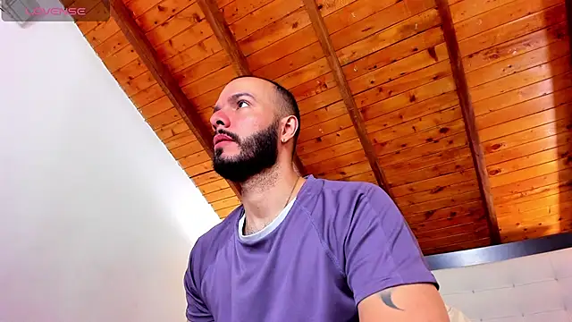 Snapshot of Tom_Bailey chatting on November 2025 12:59:02 PM Tom Bailey online show from November 2025 12:59:02 PM