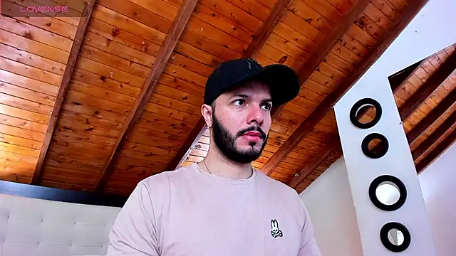 Snapshot of Tom_Bailey chatting on November 2025 12:41:02 PM Tom Bailey online show from November 2025 12:41:02 PM