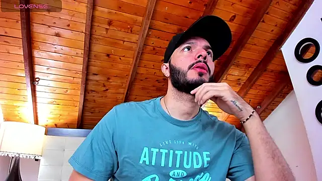 Snapshot of Tom_Bailey chatting on November 2025 12:41:02 PM Tom Bailey online show from November 2025 12:41:02 PM