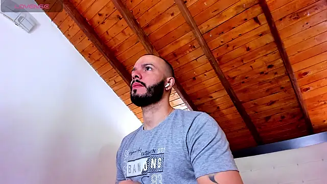 Snapshot of Tom_Bailey chatting on December 2025 12:32:02 PM Tom Bailey online show from December 2025 12:32:02 PM