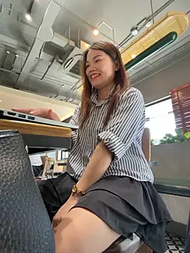 Snapshot of Emily_9xx chatting on November 2025 04:56:02 AM Emily 9xx online show from November 2025 04:56:02 AM