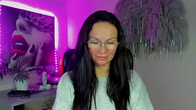 HelenLuxx online show from January 2026 02:54:02 PM