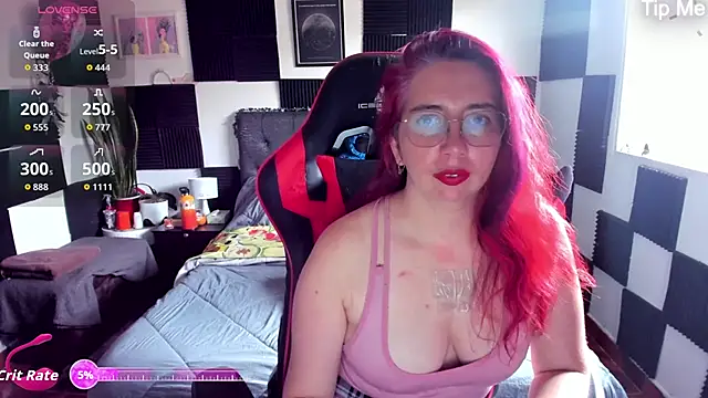 Snapshot of Ursula_fire chatting on September 2025 09:48:02 PM Ursula fire online show from September 2025 09:48:02 PM