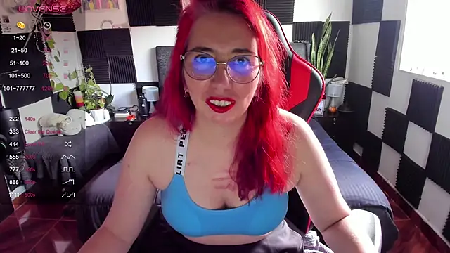 Snapshot of Ursula_fire chatting on April 2026 08:15:01 PM Ursula fire online show from April 2026 08:15:01 PM